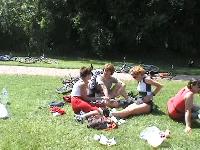 zenphoto/albums/2003-a-2010/2004/rally velo 0504/photo du film/jpg/filles1.jpg